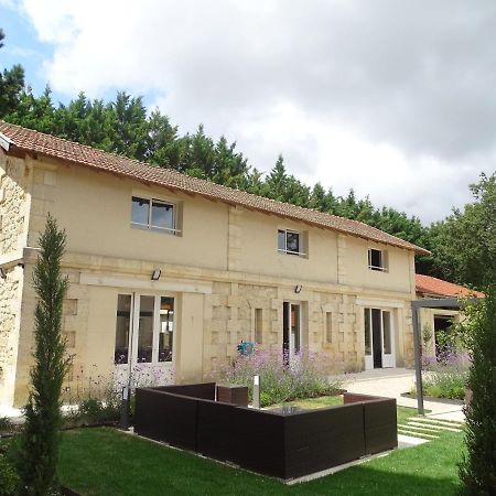 Villa Entiere Du Chateau Lacroix De Civrac 3 Ch, 3 Sdb, Piscine Xxl,Sauna, 4 Etoiles,7 Pers Luaran gambar