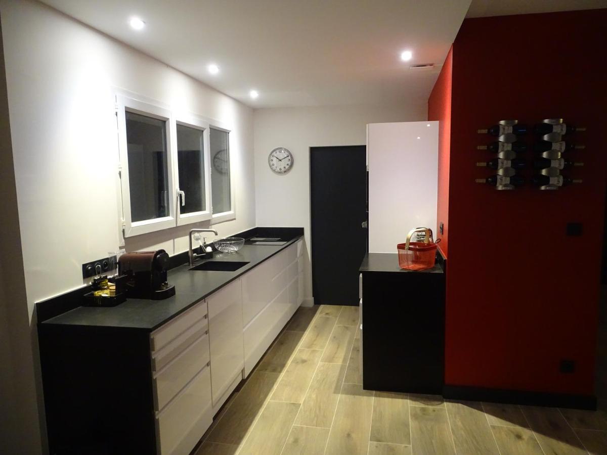 Villa Entiere Du Chateau Lacroix De Civrac 3 Ch, 3 Sdb, Piscine Xxl,Sauna, 4 Etoiles,7 Pers Luaran gambar